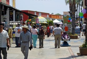 Plaza Del Valle Walking Street